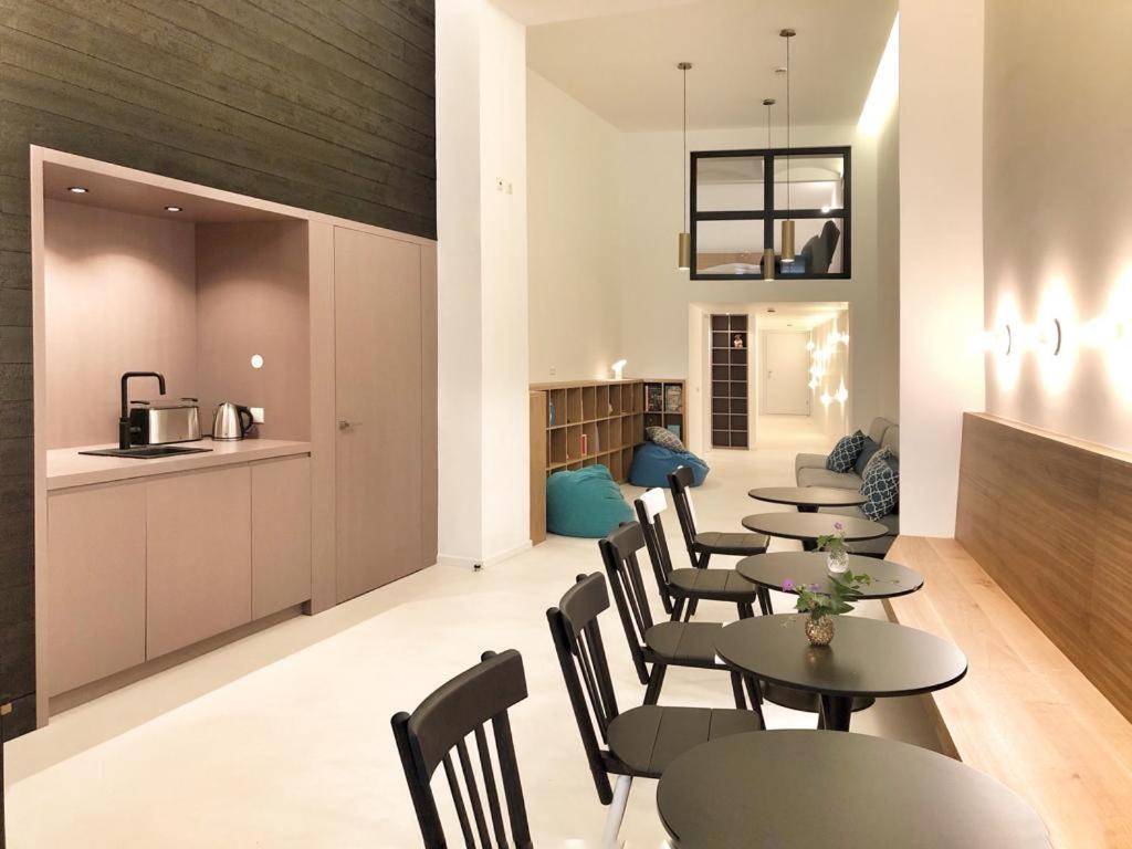 Grosszuegiges Apartment Mit Lounge Naehe Naschmarkt Wina Bagian luar foto